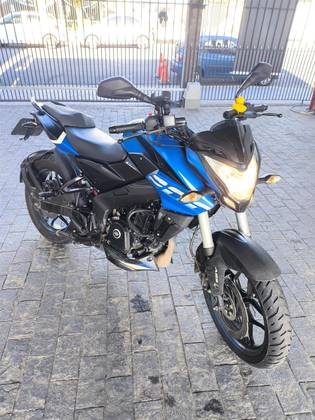 BAJAJ DOMINAR 200 BAJAJ DOMINAR 200